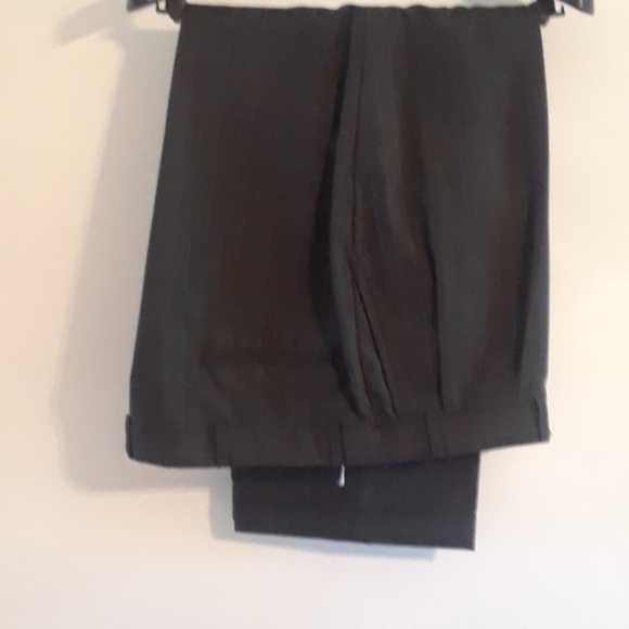 Suit - Picture 1 of 3